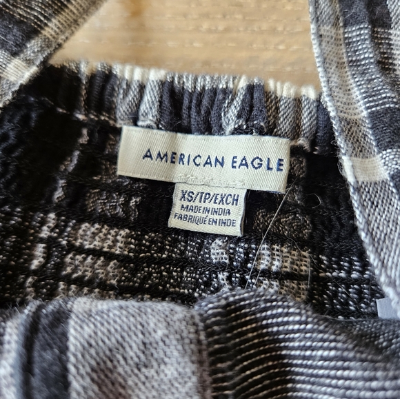 Two piece plaid shorts and crop top set - Picture 3 of 7